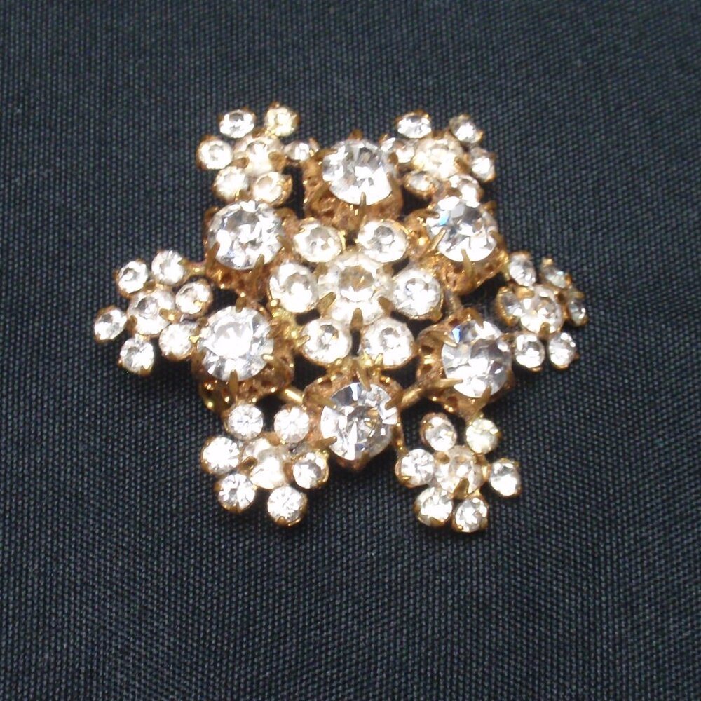 Vintage Rhinestone Pin in Snowflake Shape